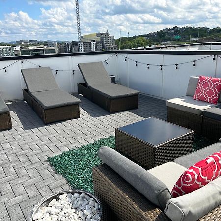 Luxury Townhome Skyline Views Mins To Dt NashvilleNashville  Kültér fotó