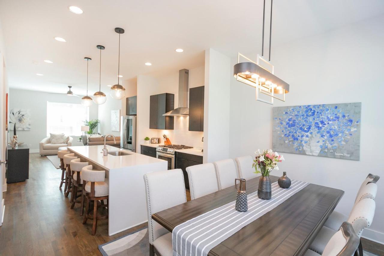 Luxury Townhome Skyline Views Mins To Dt NashvilleNashville  Kültér fotó