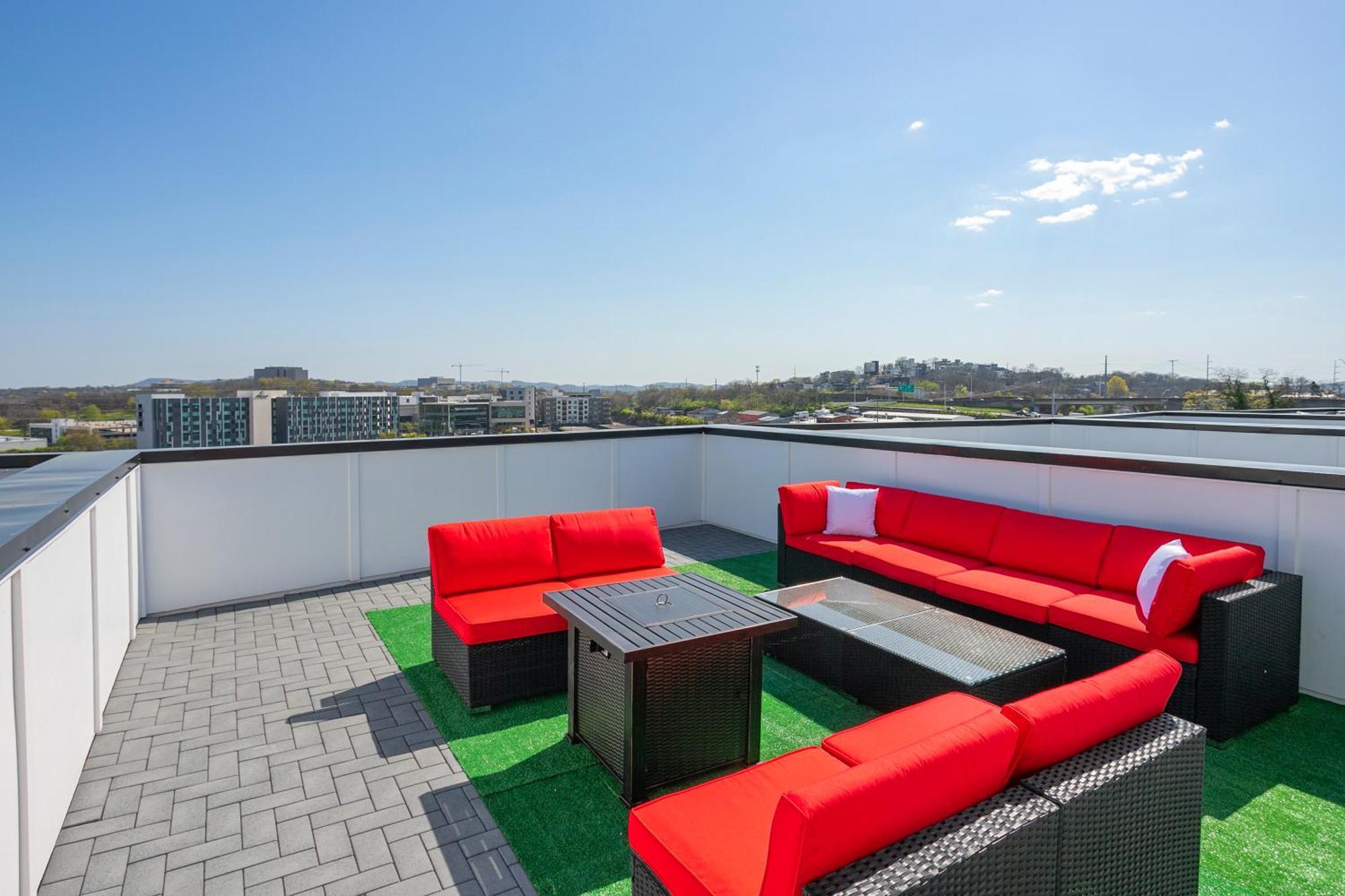 Luxury Townhome Skyline Views Mins To Dt NashvilleNashville  Kültér fotó