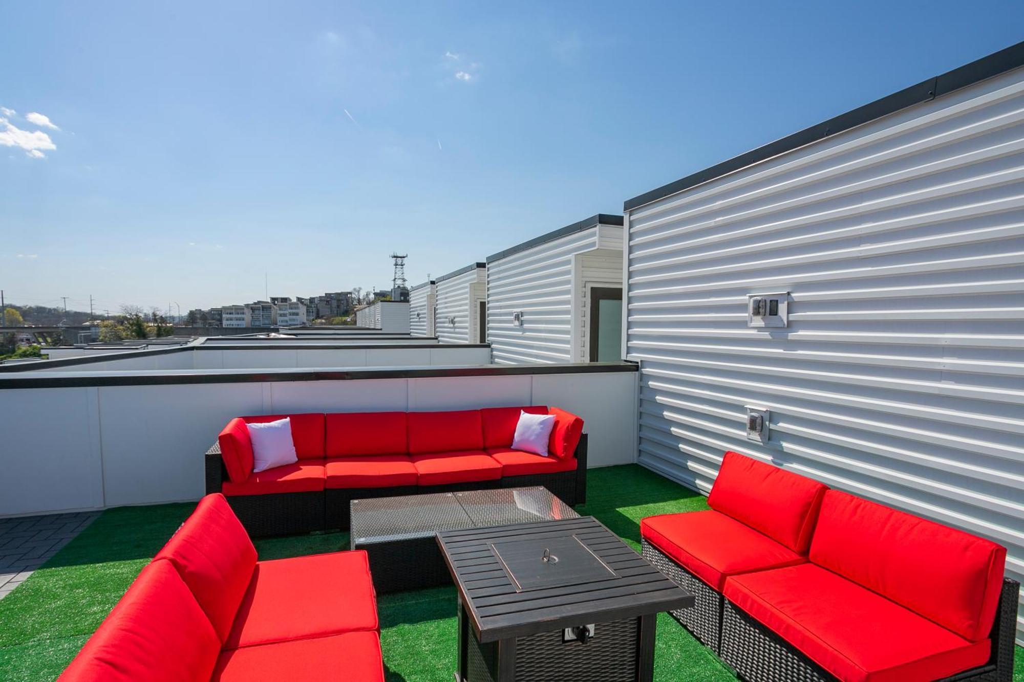 Luxury Townhome Skyline Views Mins To Dt NashvilleNashville  Kültér fotó