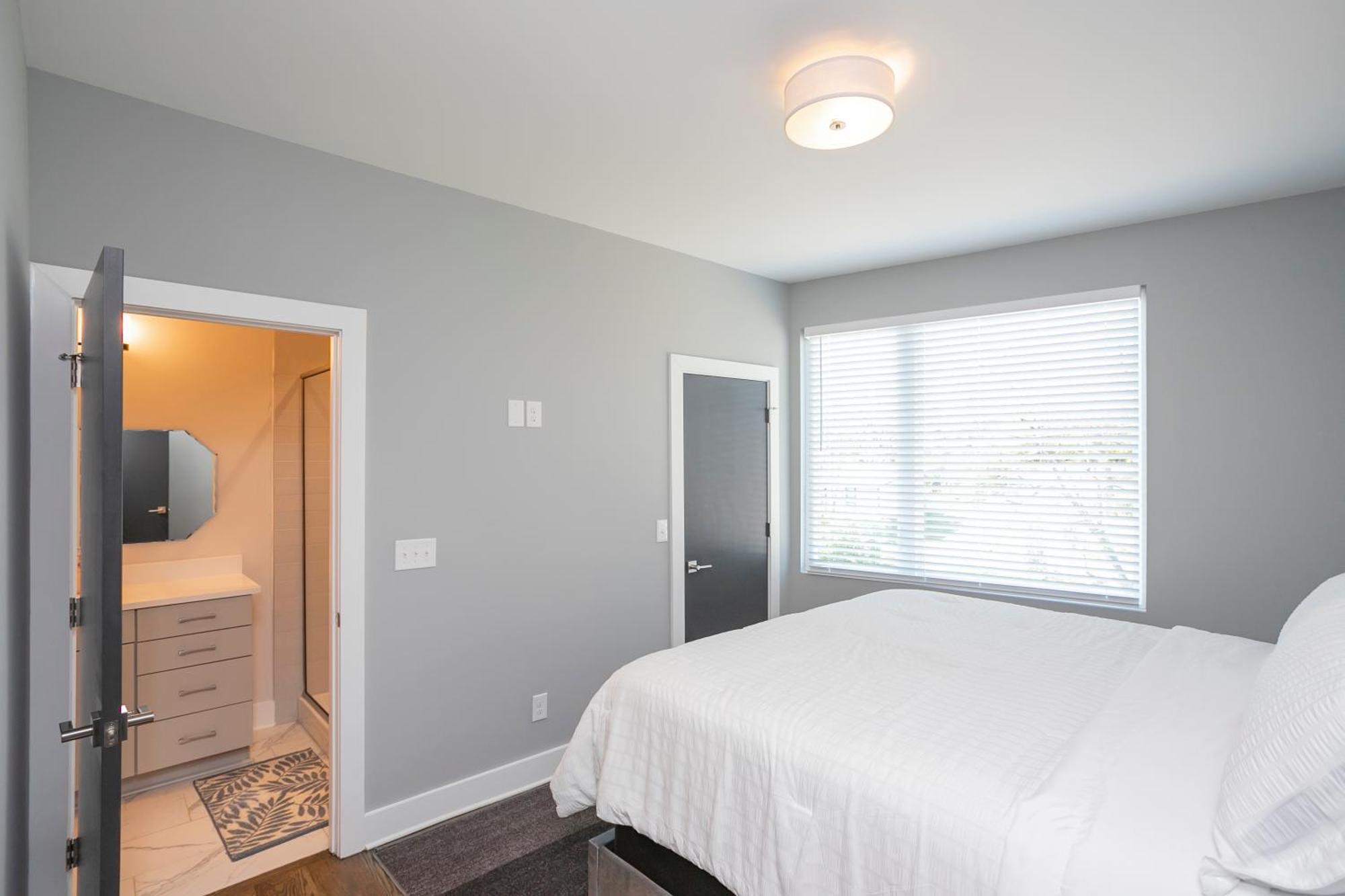 Luxury Townhome Skyline Views Mins To Dt NashvilleNashville  Kültér fotó