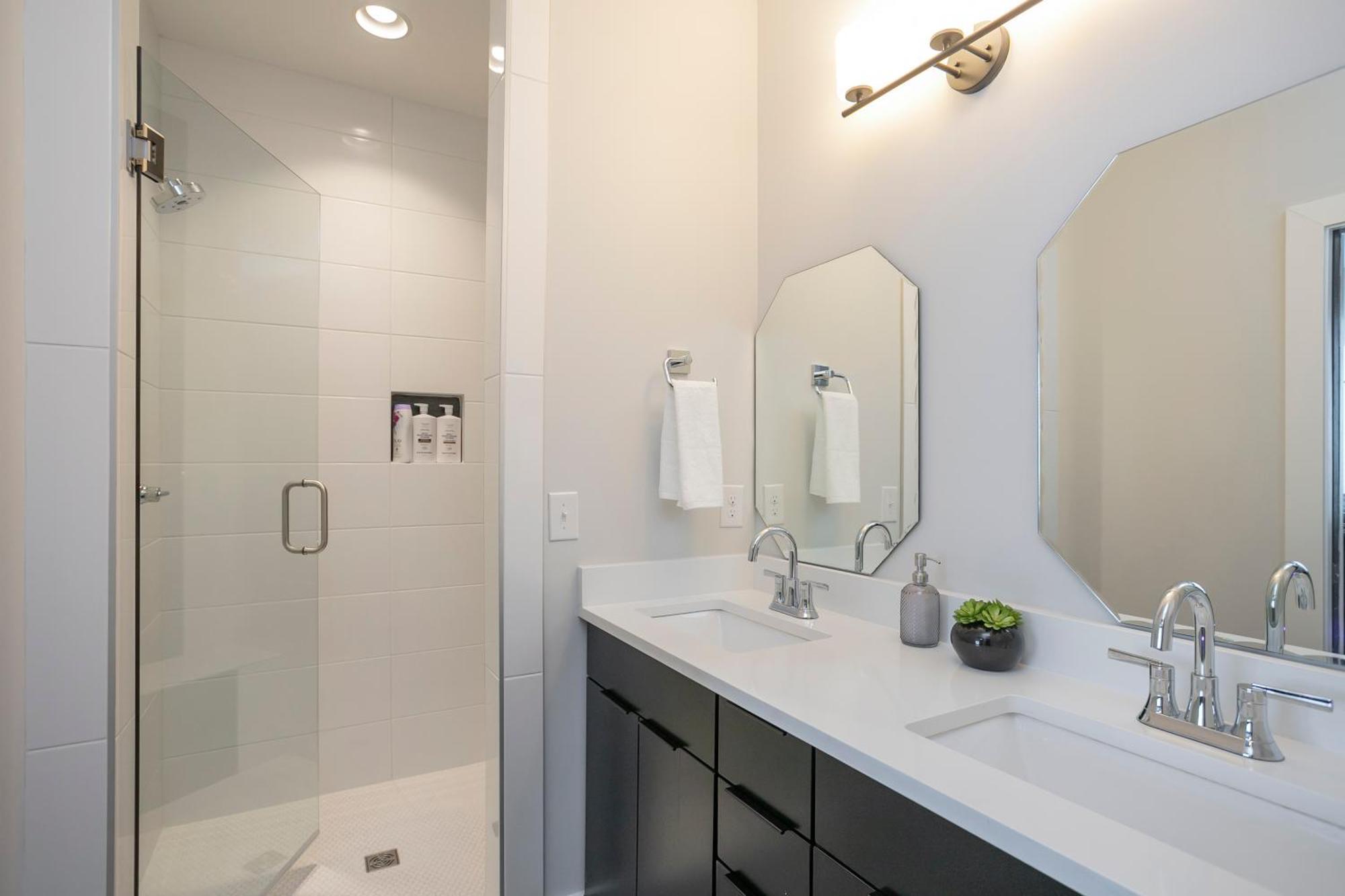 Luxury Townhome Skyline Views Mins To Dt NashvilleNashville  Kültér fotó