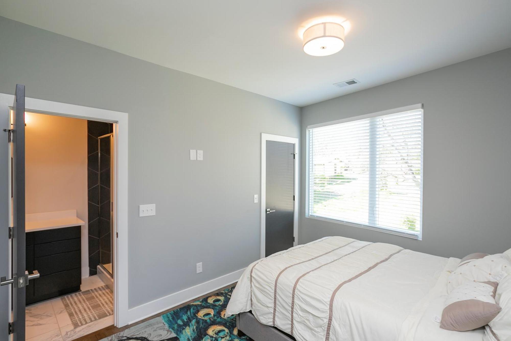 Luxury Townhome Skyline Views Mins To Dt NashvilleNashville  Kültér fotó