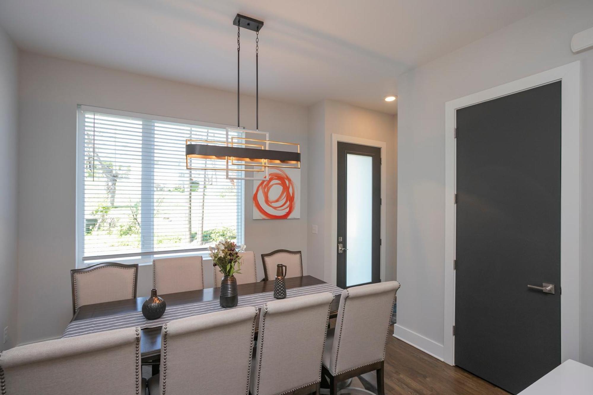 Luxury Townhome Skyline Views Mins To Dt NashvilleNashville  Kültér fotó
