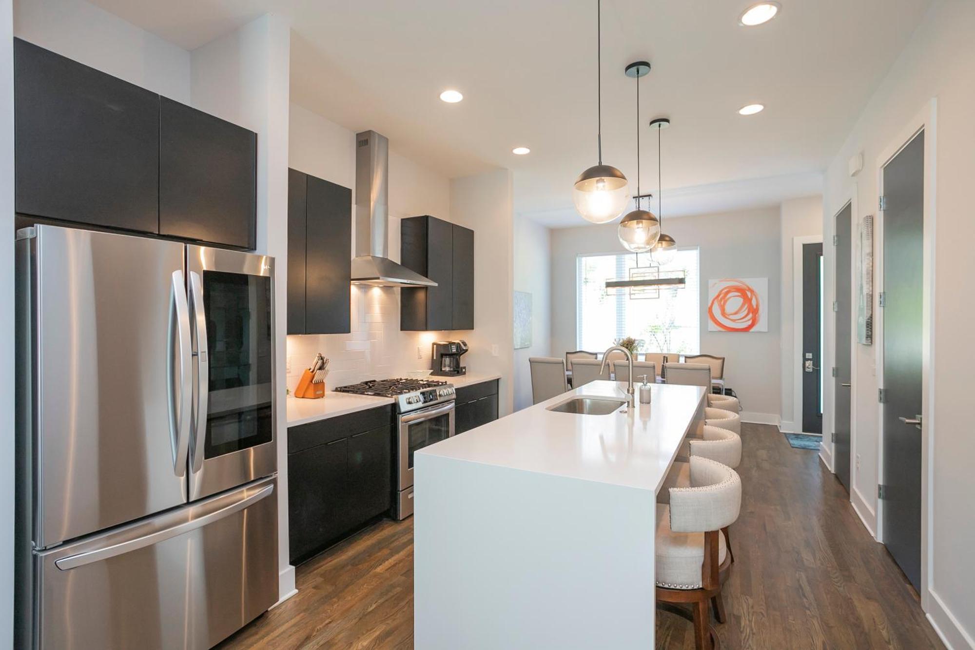 Luxury Townhome Skyline Views Mins To Dt NashvilleNashville  Kültér fotó