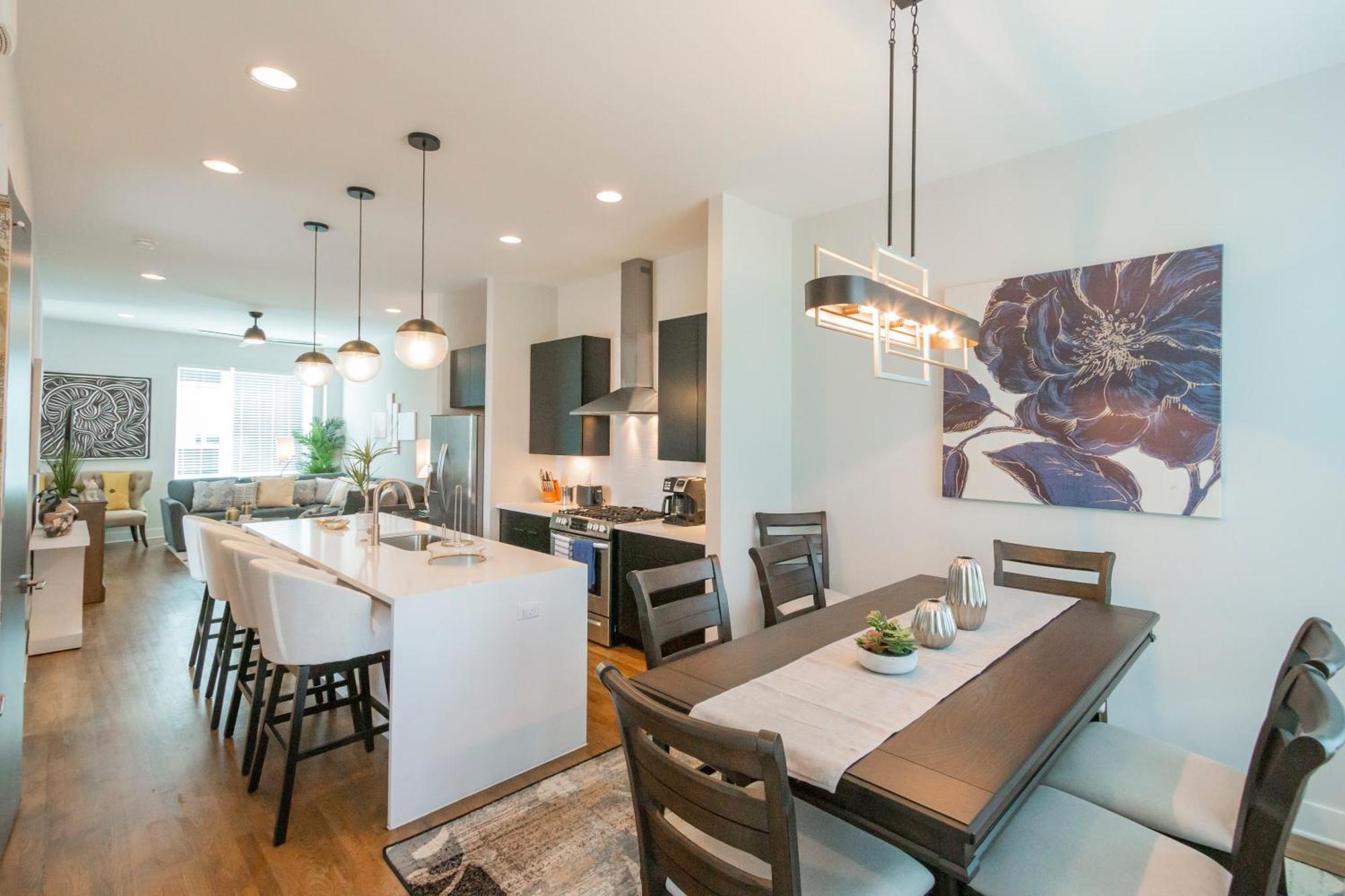 Luxury Townhome Skyline Views Mins To Dt NashvilleNashville  Kültér fotó