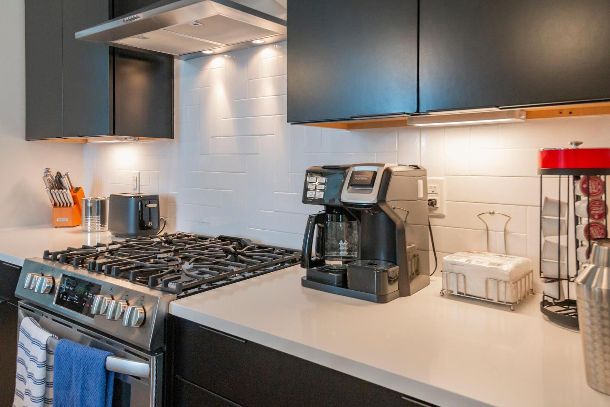 Luxury Townhome Skyline Views Mins To Dt NashvilleNashville  Kültér fotó