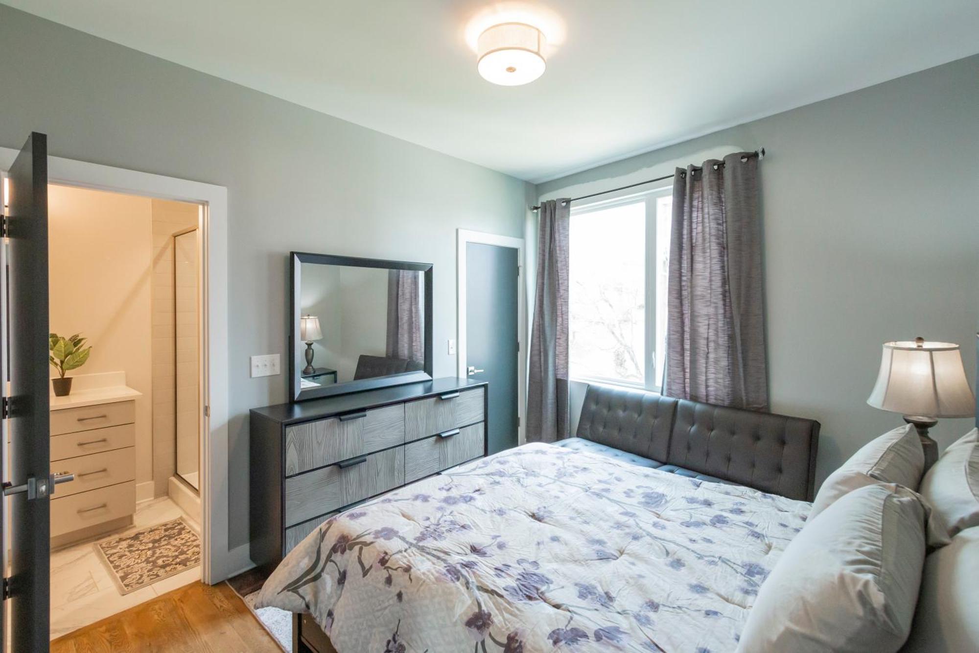Luxury Townhome Skyline Views Mins To Dt NashvilleNashville  Kültér fotó